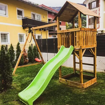 Haus Schnoell Family 1